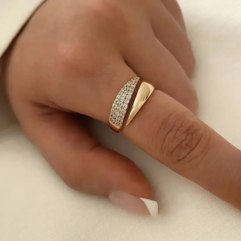 Bague Élégante avec Pierres Scintillantes