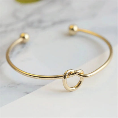 Bracelet Doré avec Détail Nœud